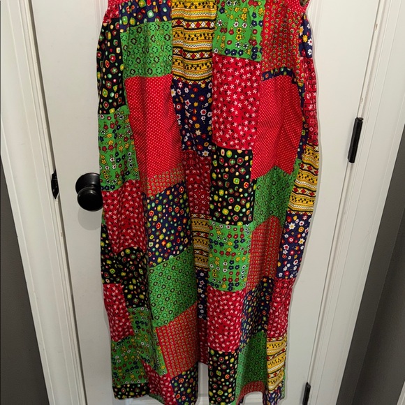 Design House 70’s Patchwork Smock Apron Dress with Pockets - Picture 4 of 9
